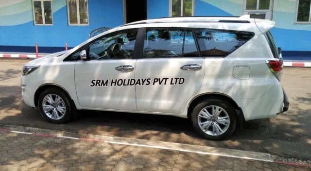 toyota_innova_crysta_rental-640x352 (1)